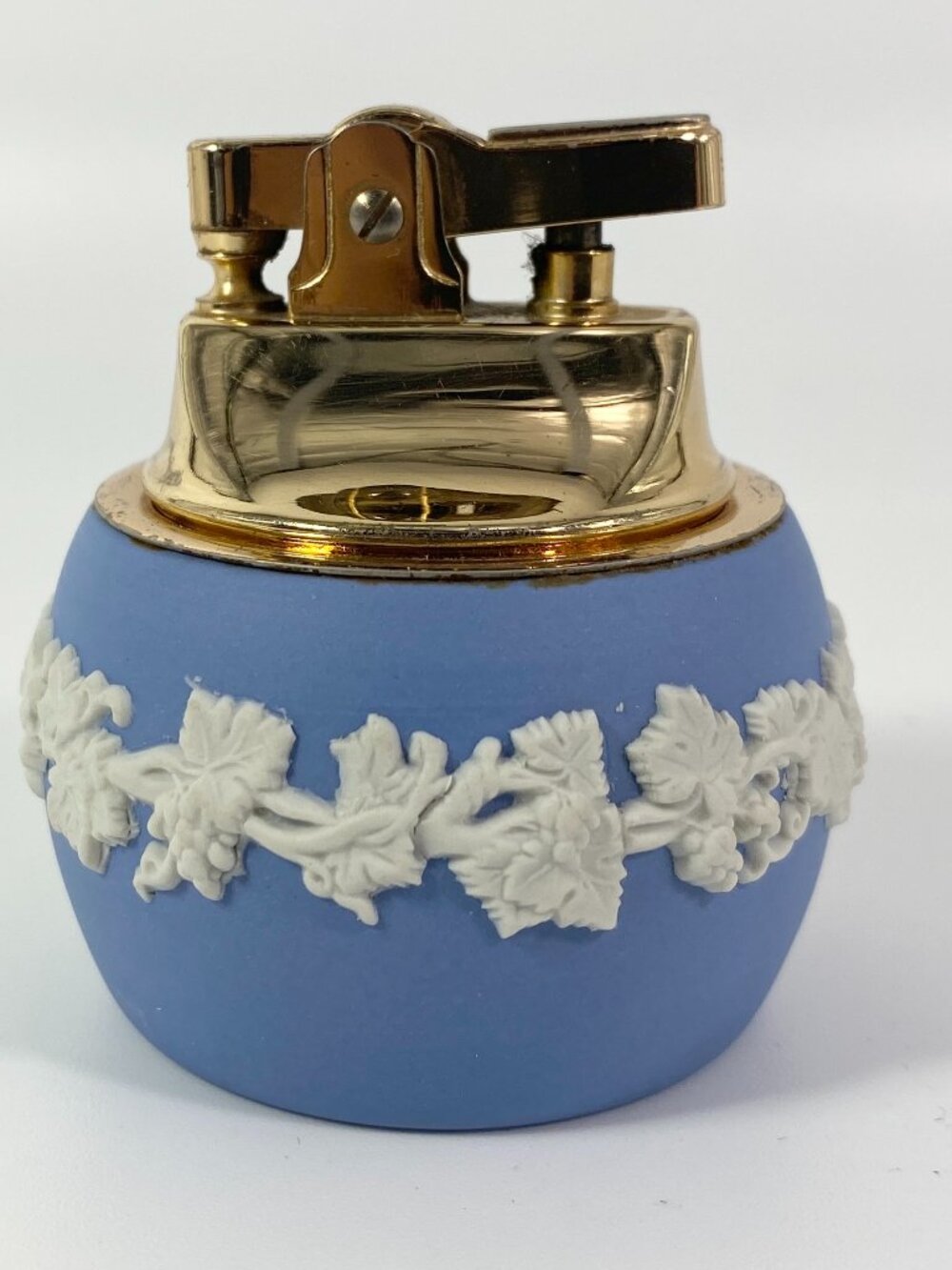 1950s Wedgewood Jasperware Light Blue/White Grapevine Lighter Made In England